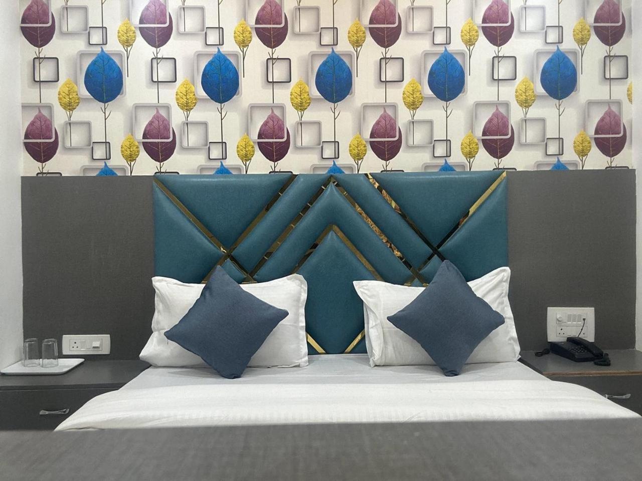 אחמדאבאד Hotel Season מראה חיצוני תמונה