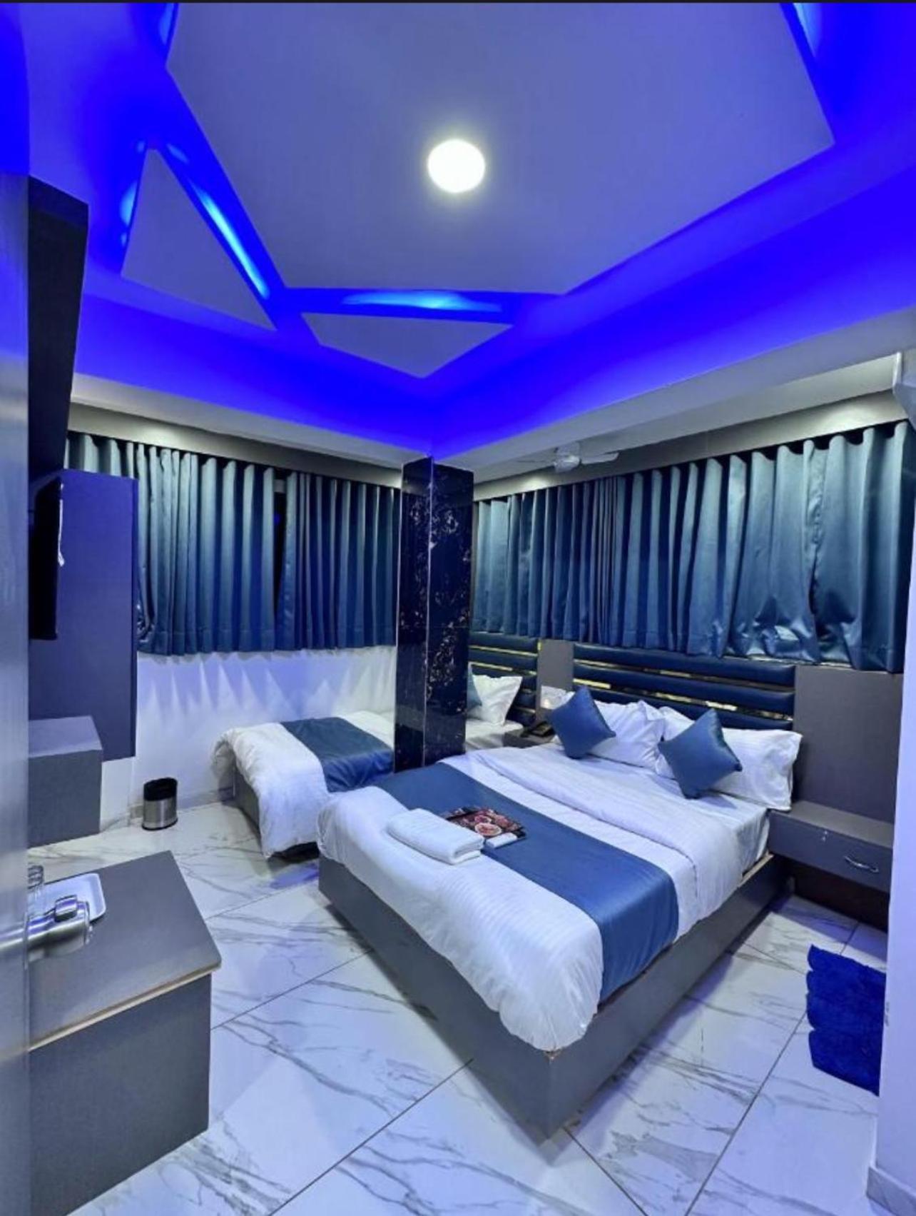אחמדאבאד Hotel Season מראה חיצוני תמונה