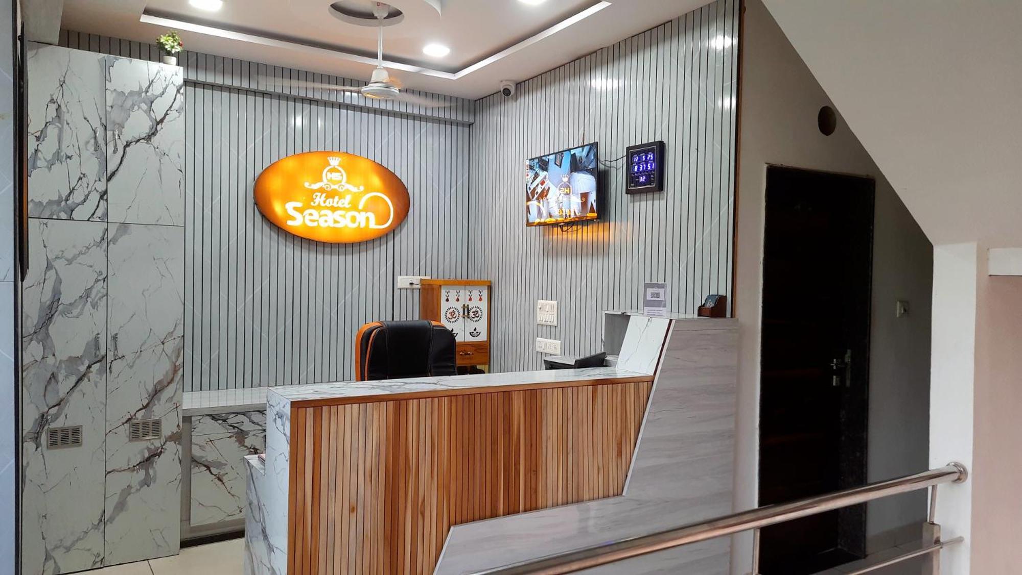 אחמדאבאד Hotel Season מראה חיצוני תמונה