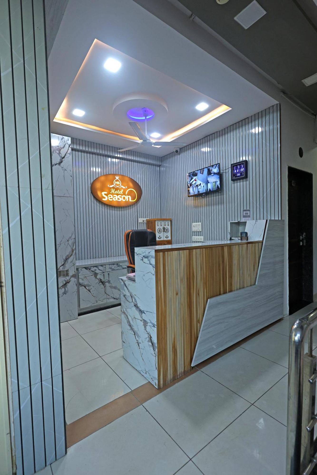 אחמדאבאד Hotel Season מראה חיצוני תמונה
